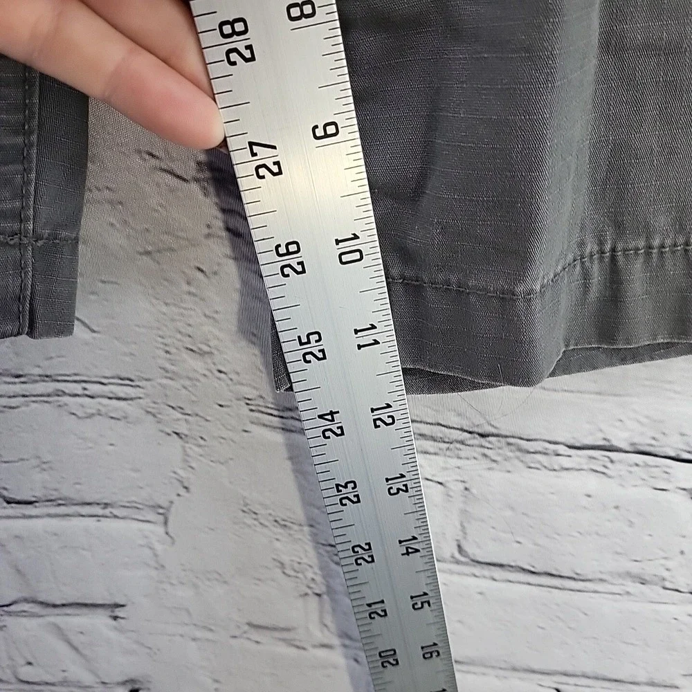 Eddie Bauer Shorts‎ Mens Size 32 Gray Flat Front Cargo 100% Cotton Flaw